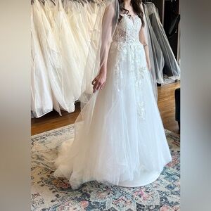 Wedding dress